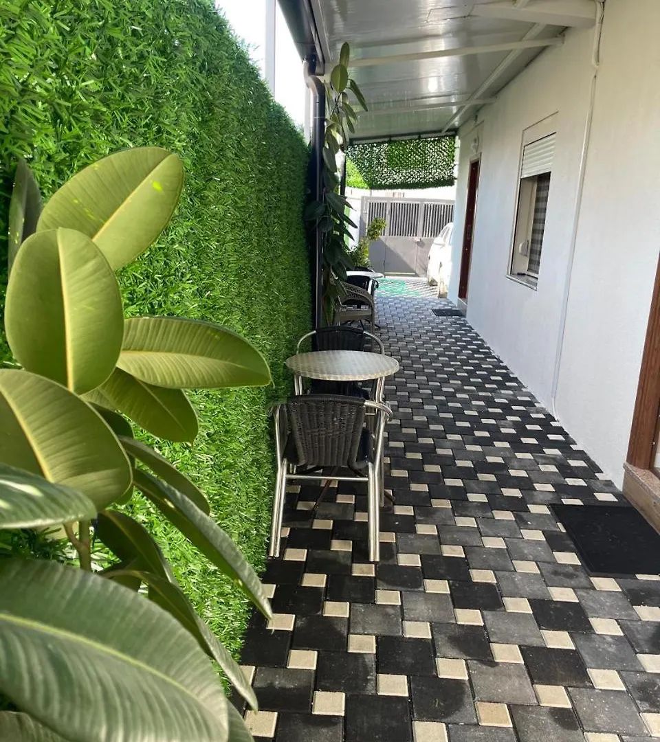 Guest House White Villa Kamez